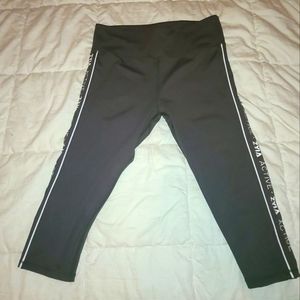 Zyia Light n Tight Hi-Rise Crop 17" Olive